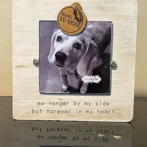Pet picture frame